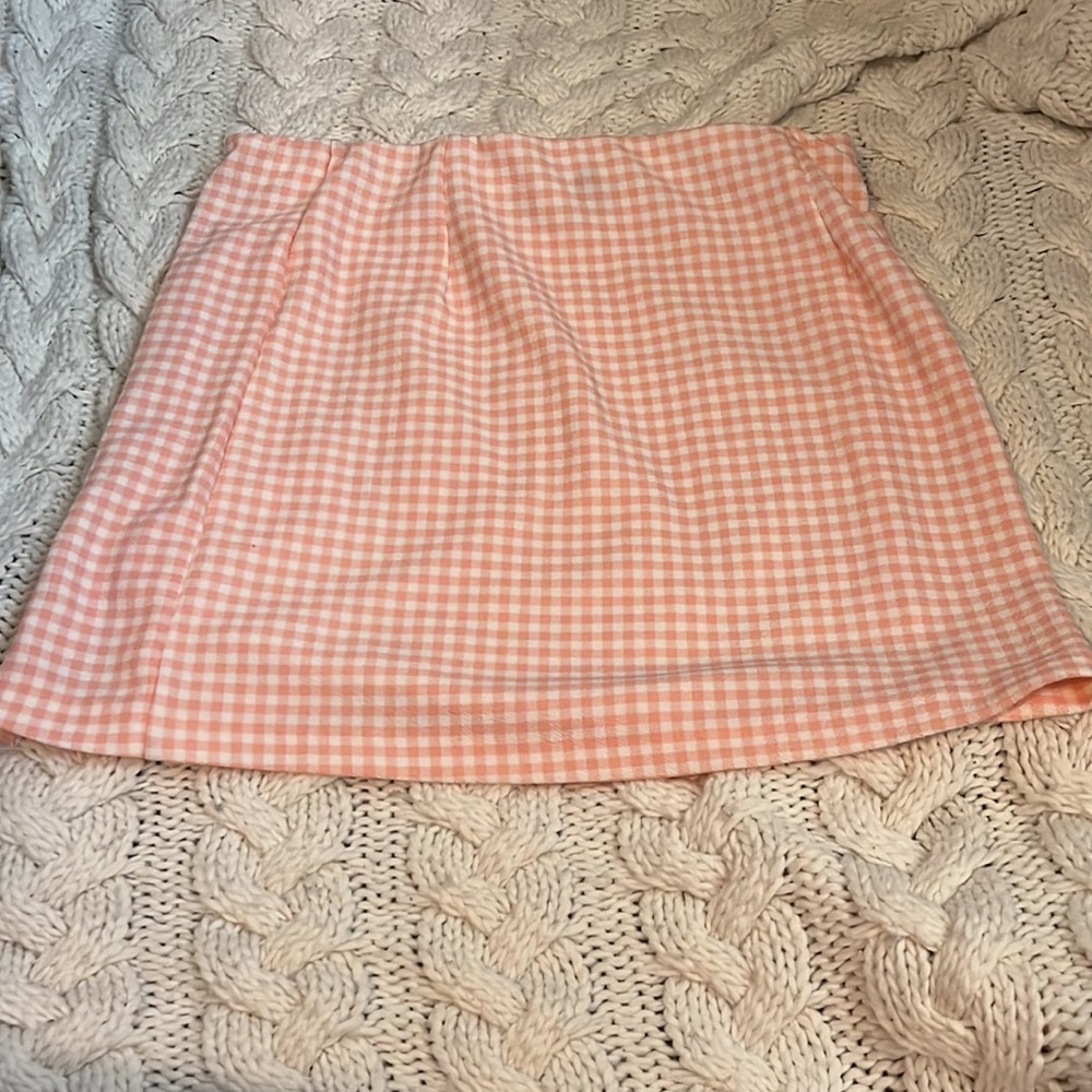 H&M Women’s Pink Gingham Mini Skirt - Picture 2 of 5